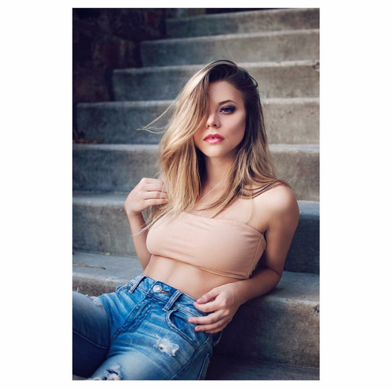 Female model photo shoot of Nikita Caswell
