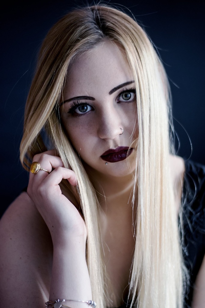 Female model photo shoot of christallblau