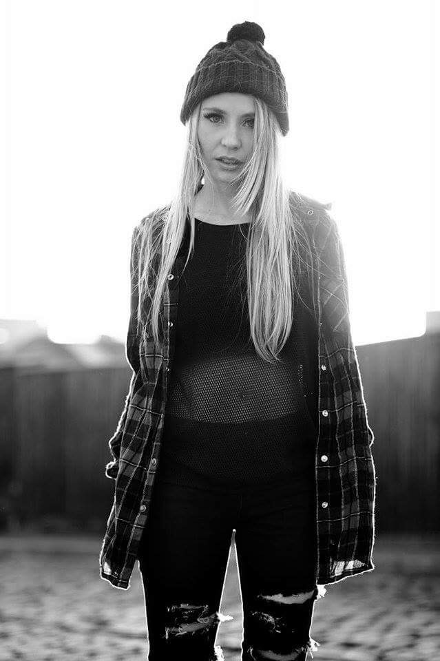 Female model photo shoot of cristina_kovacs 