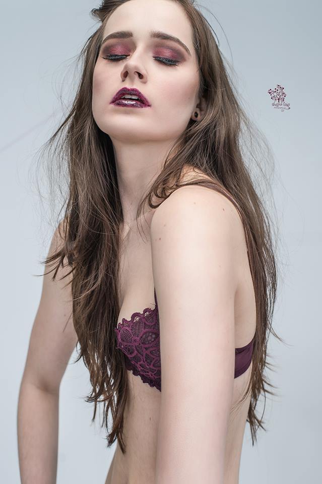 Female model photo shoot of laurencebj
