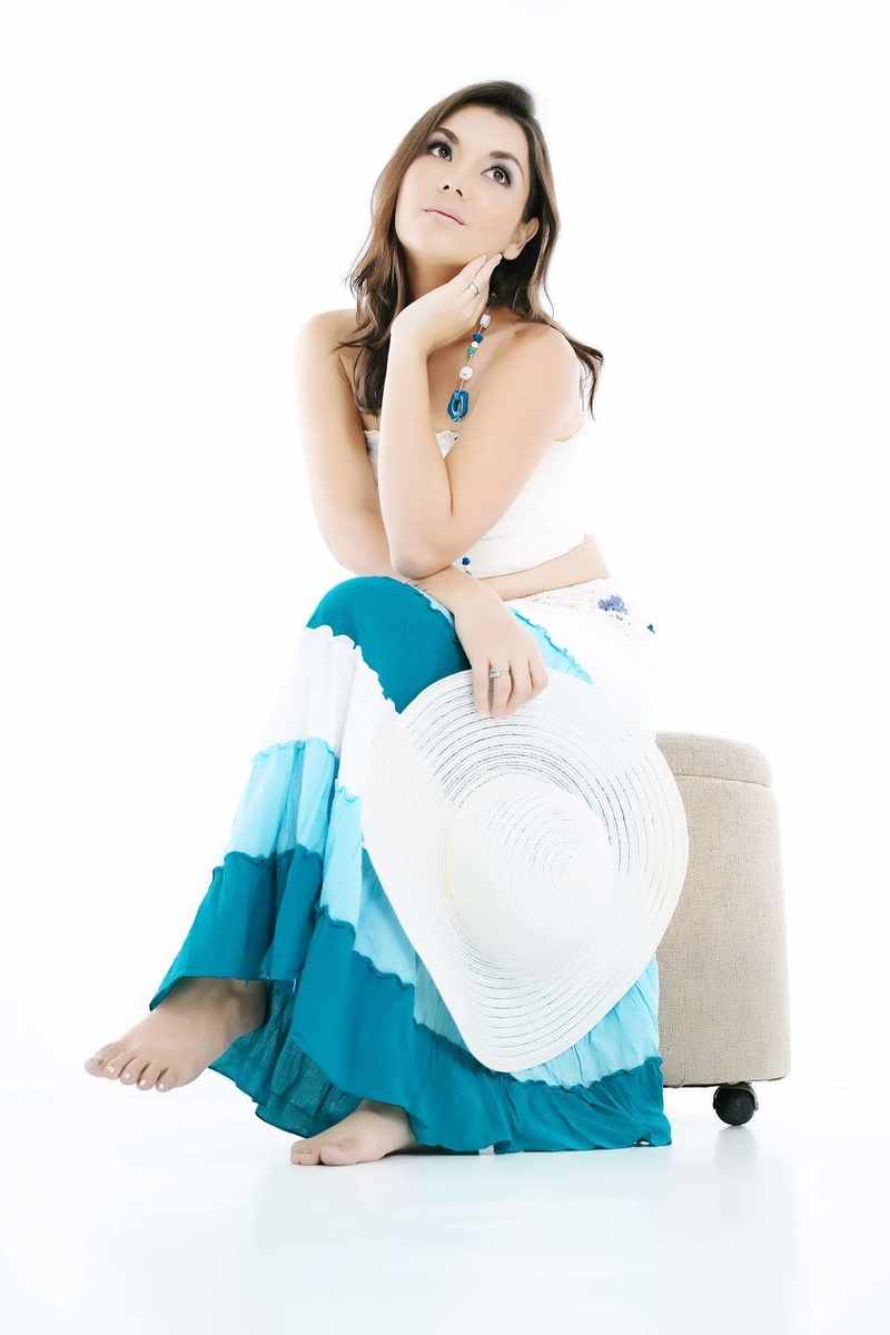 Female model photo shoot of Yu Li