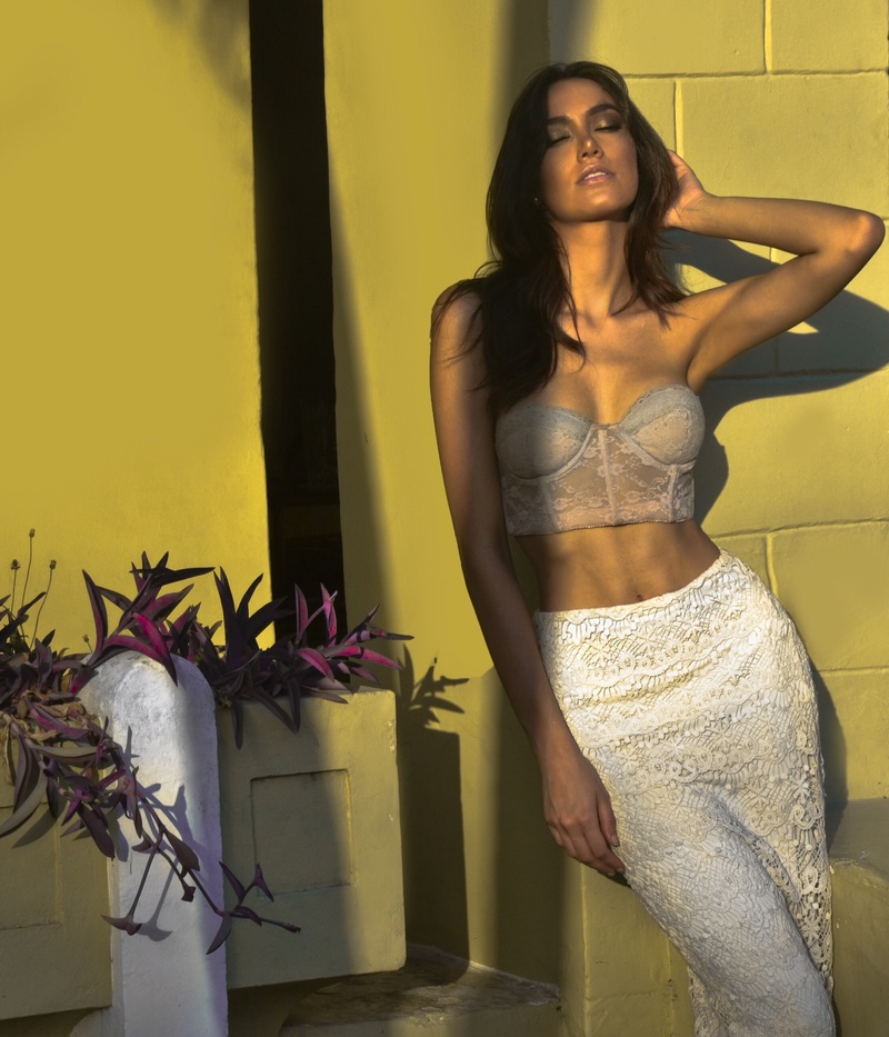 Female model photo shoot of Alejandra Consuegra