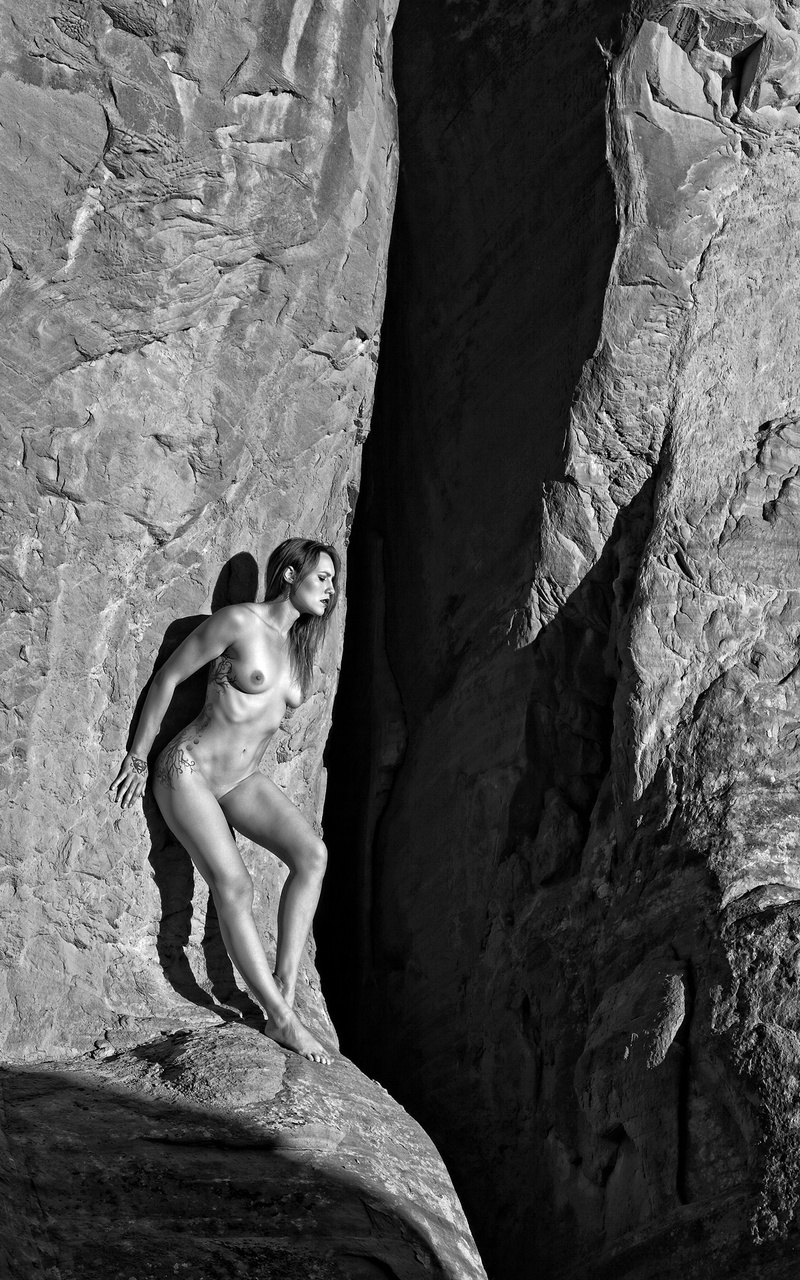 Male and Female model photo shoot of Bob Franks and Jolene Hexx in Spanish Valley, Utah