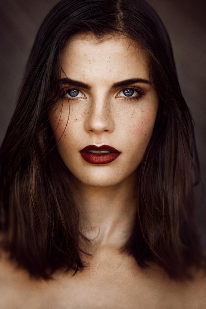 Female model photo shoot of EmmaMay