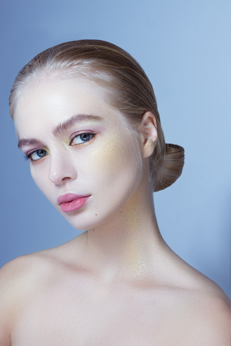 Female model photo shoot of Tatiana Dubchuck by Alice Lehman
