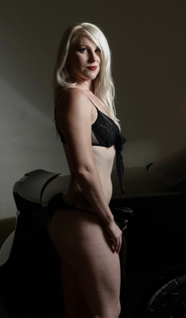 Female model photo shoot of Kay Riggs
