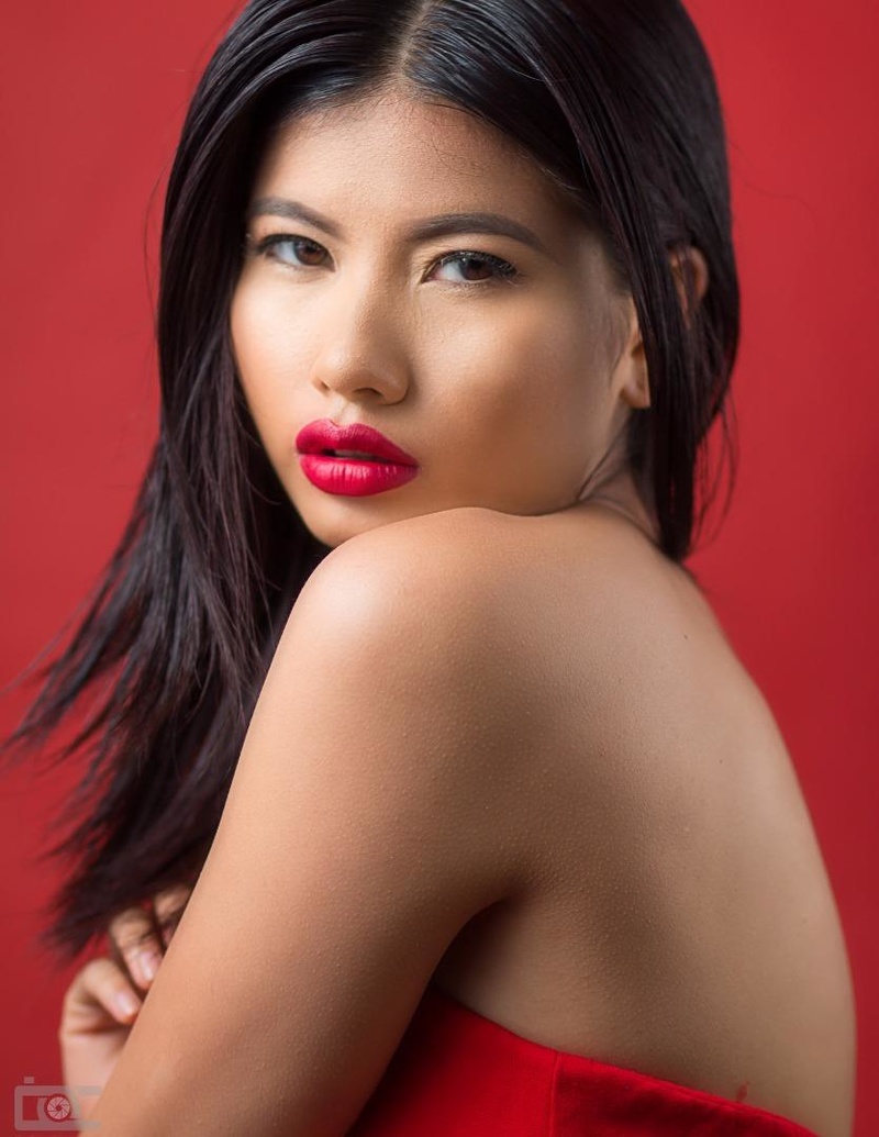 Female model photo shoot of Alayza Casey makeup