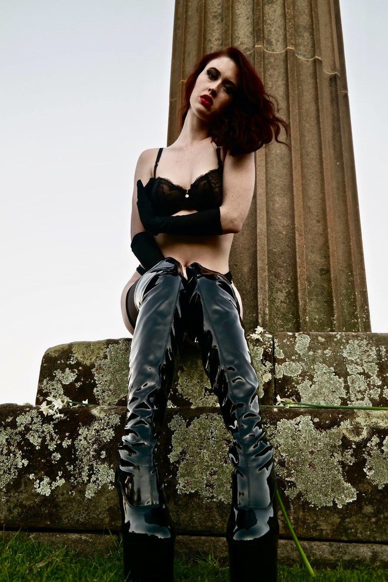 Female model photo shoot of Alison Belle Princessa