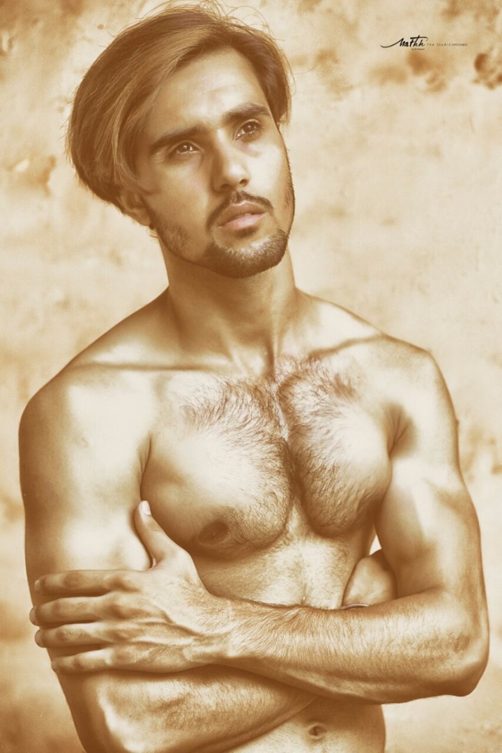 Male model photo shoot of Tahir Shah