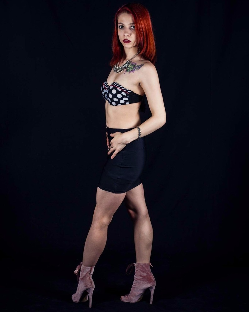 Female model photo shoot of Ariel21redhead