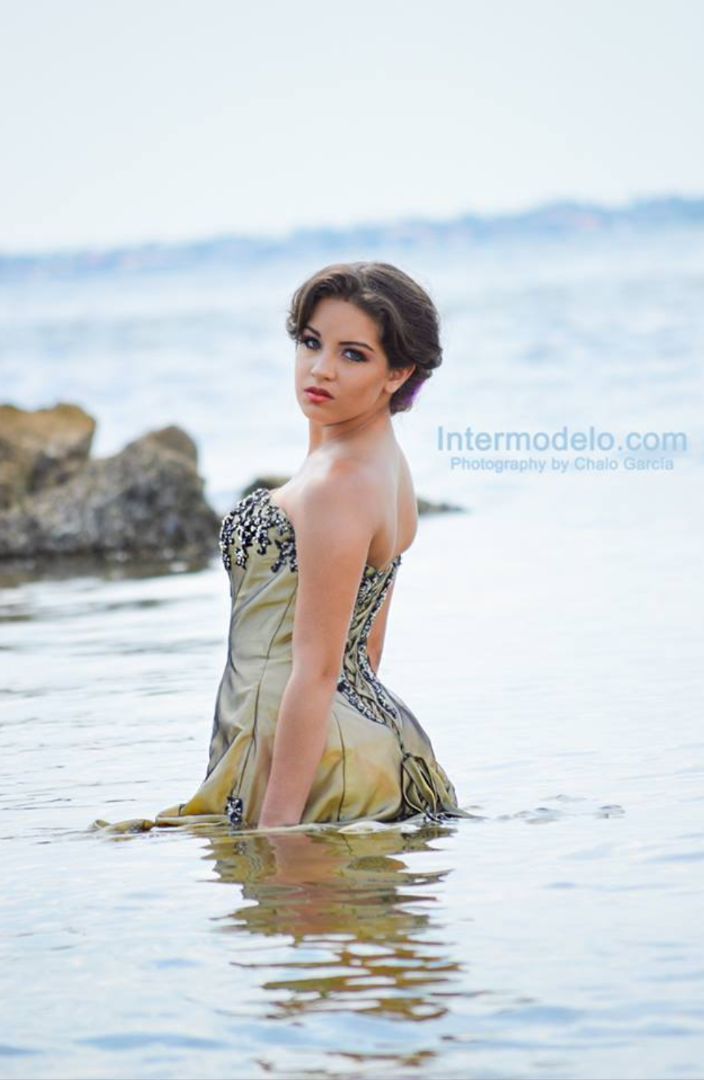 Female model photo shoot of Destiny_Capella
