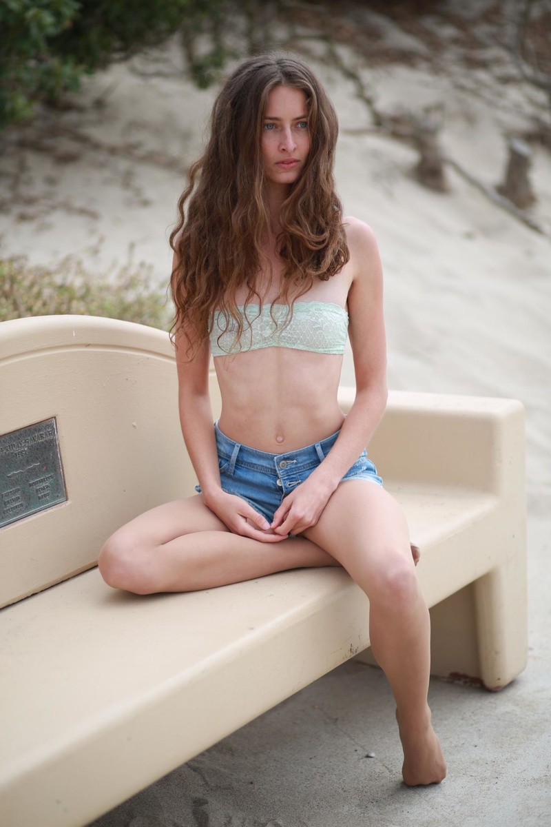 Female model photo shoot of MeganLRiley by Frontpagemodels