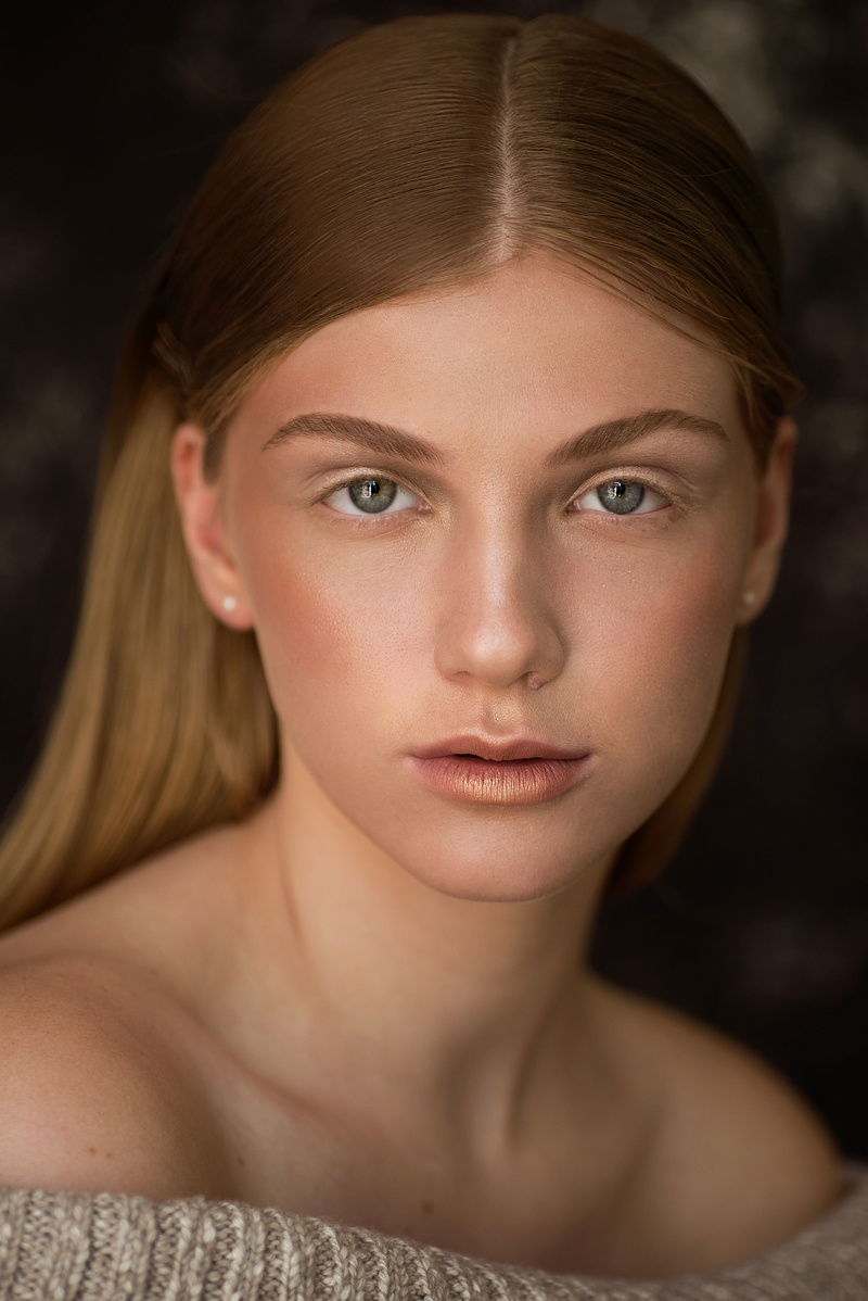 Female model photo shoot of PaulinaDobrevv by Tina Pelech