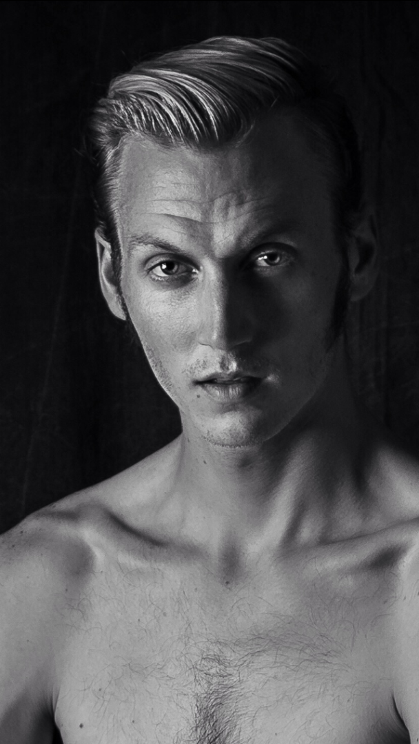 Male model photo shoot of Damon Eulan by Gustavo Mirabile