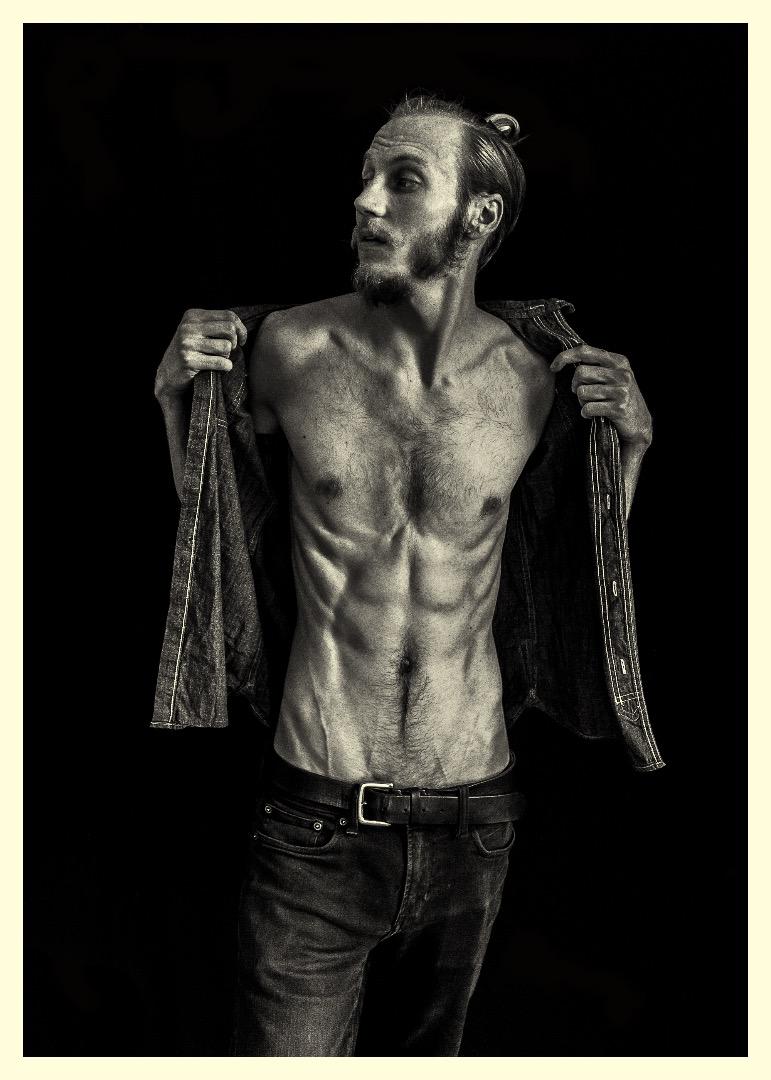 Male model photo shoot of Damon Eulan by ZRubinPhoto