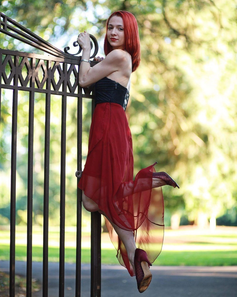 Female model photo shoot of Ariel21redhead in Marymoor park