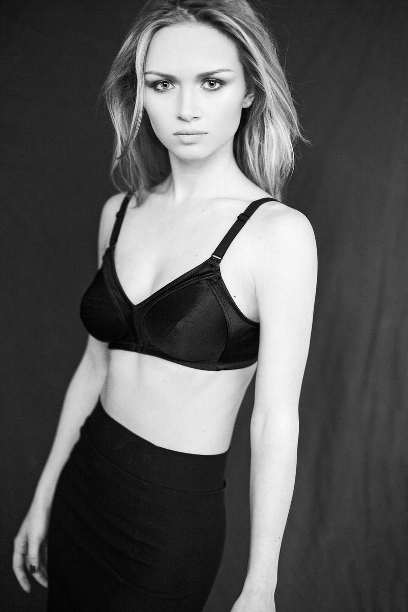 Female model photo shoot of Anastasia Fedotkina