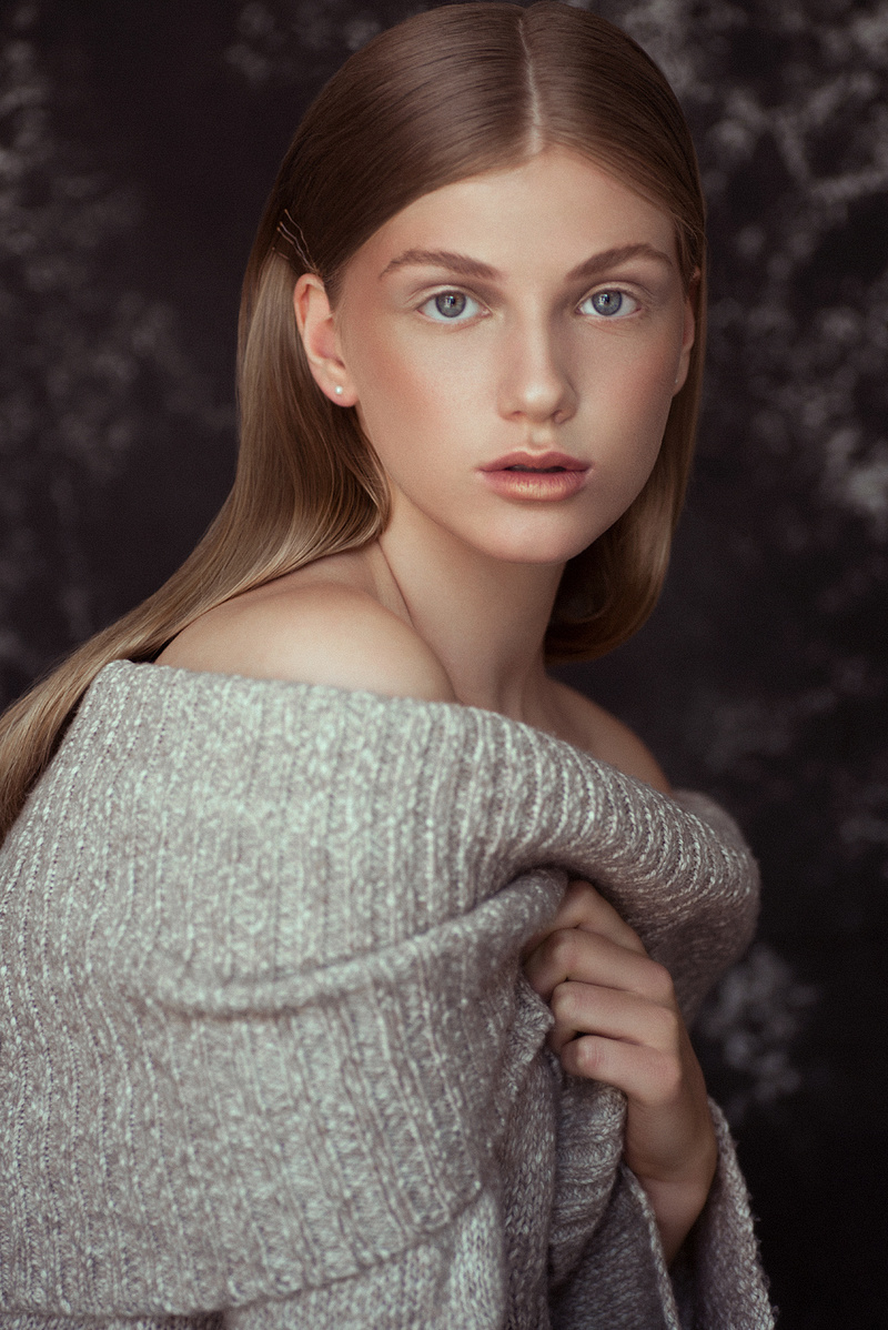 Female model photo shoot of Eva-Milan