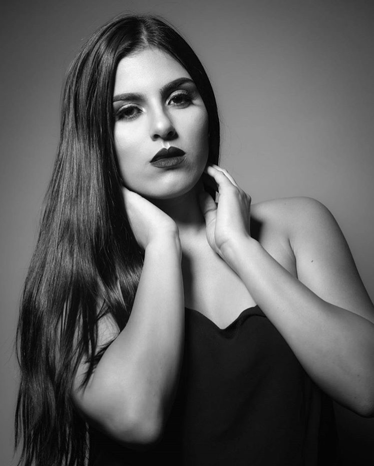 Female model photo shoot of Victoriamiquilena