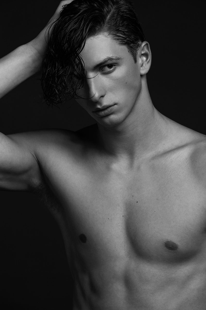 Male model photo shoot of Mitchellcunha
