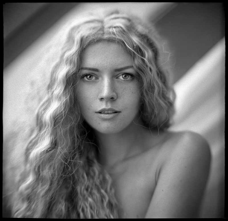 Female model photo shoot of Kate Ri Model