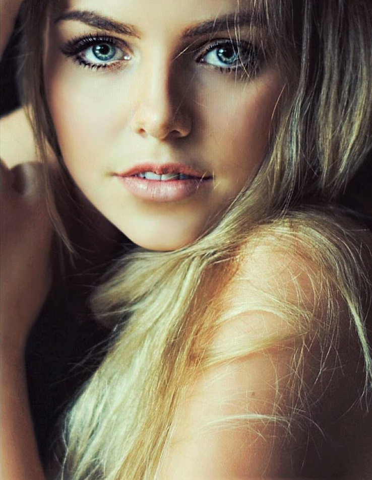 Female model photo shoot of Ciara Letti