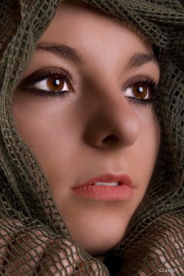 Female model photo shoot of camillafek