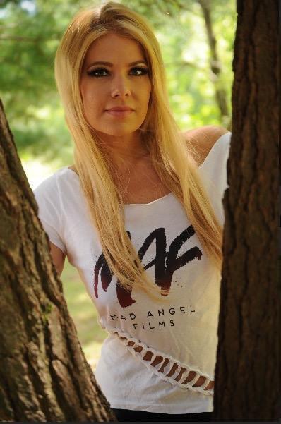 Female model photo shoot of Kaia Theodakis