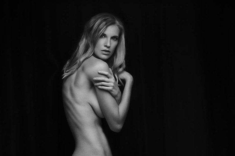 Female model photo shoot of Jessica Evelyn