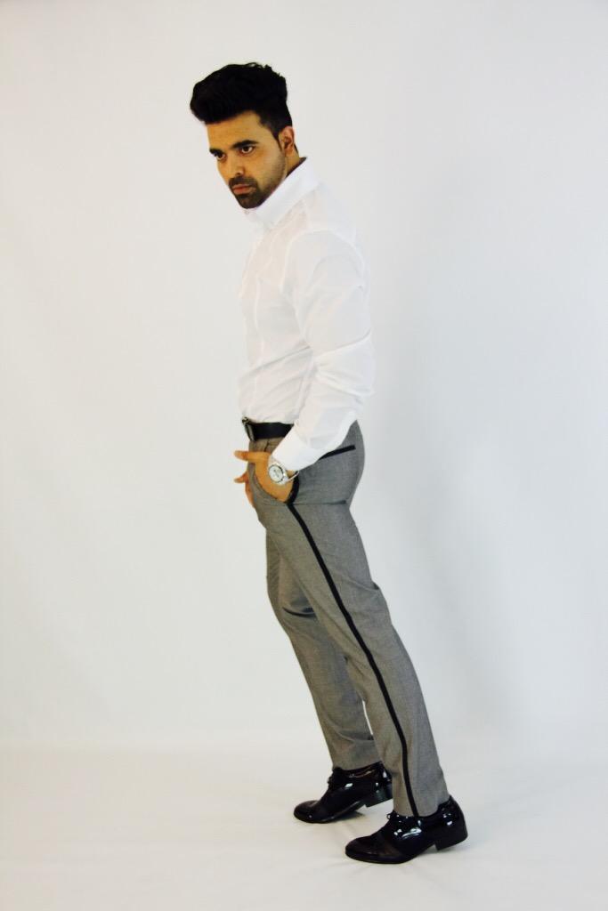 Male model photo shoot of Manoj Marathe