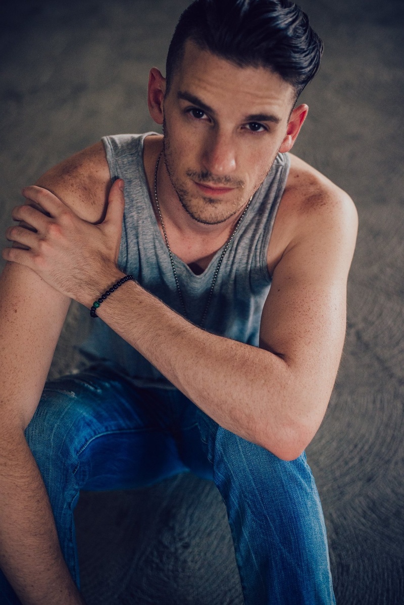 Male model photo shoot of skinnygdance