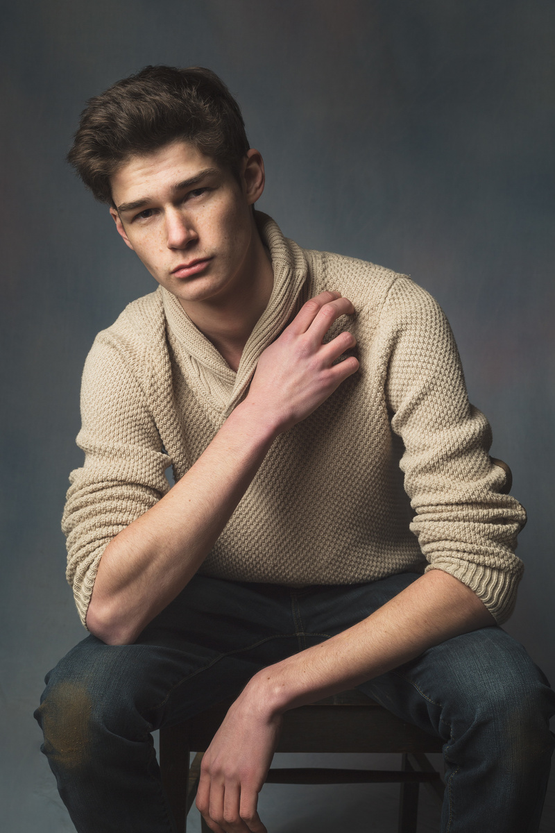 Male model photo shoot of Lumirend