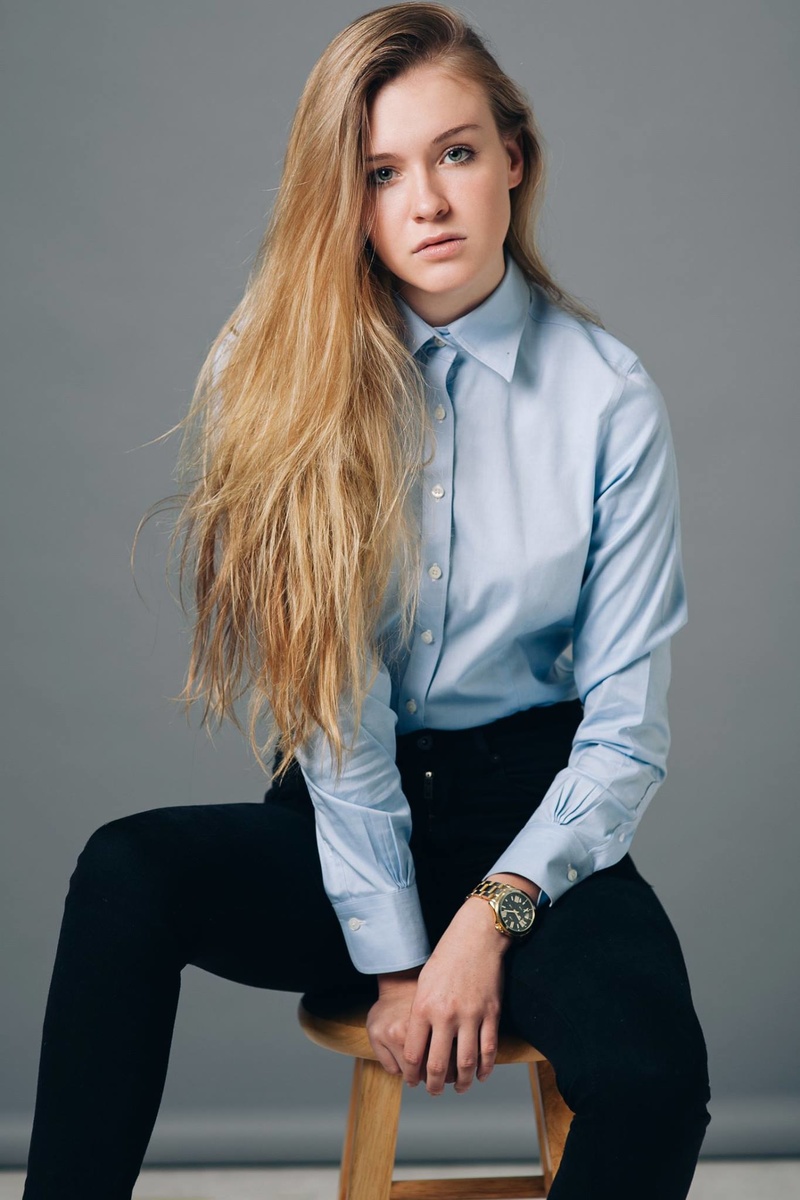 Female model photo shoot of Hannah_Hodgson