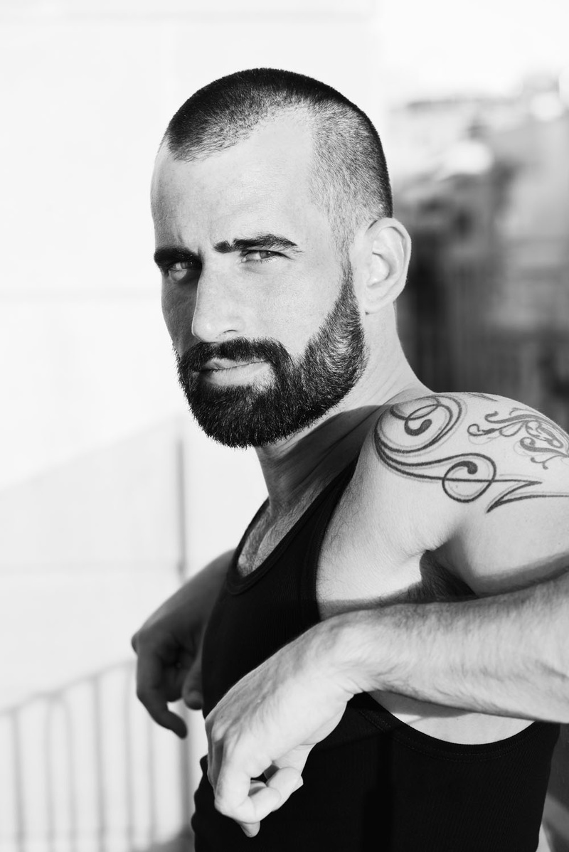 Male model photo shoot of Dellanodani by Raul Acosta in Madrid