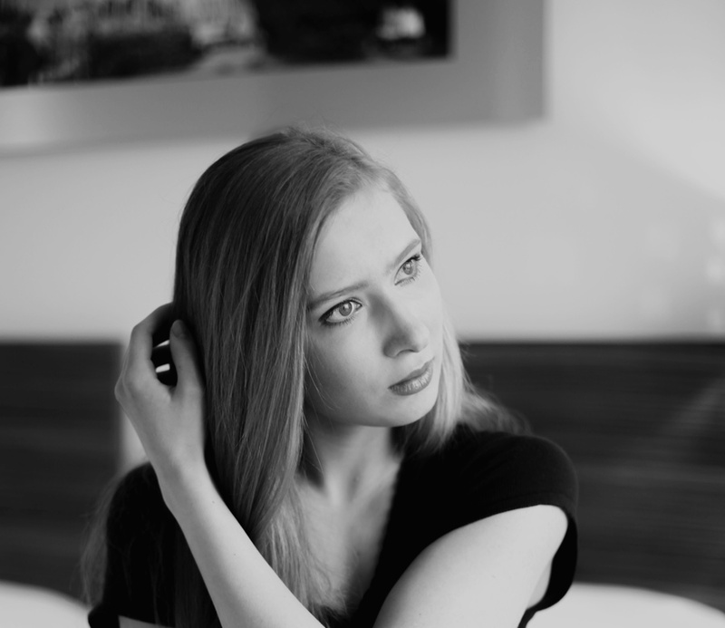 Female model photo shoot of Anna-Bright Modeling
