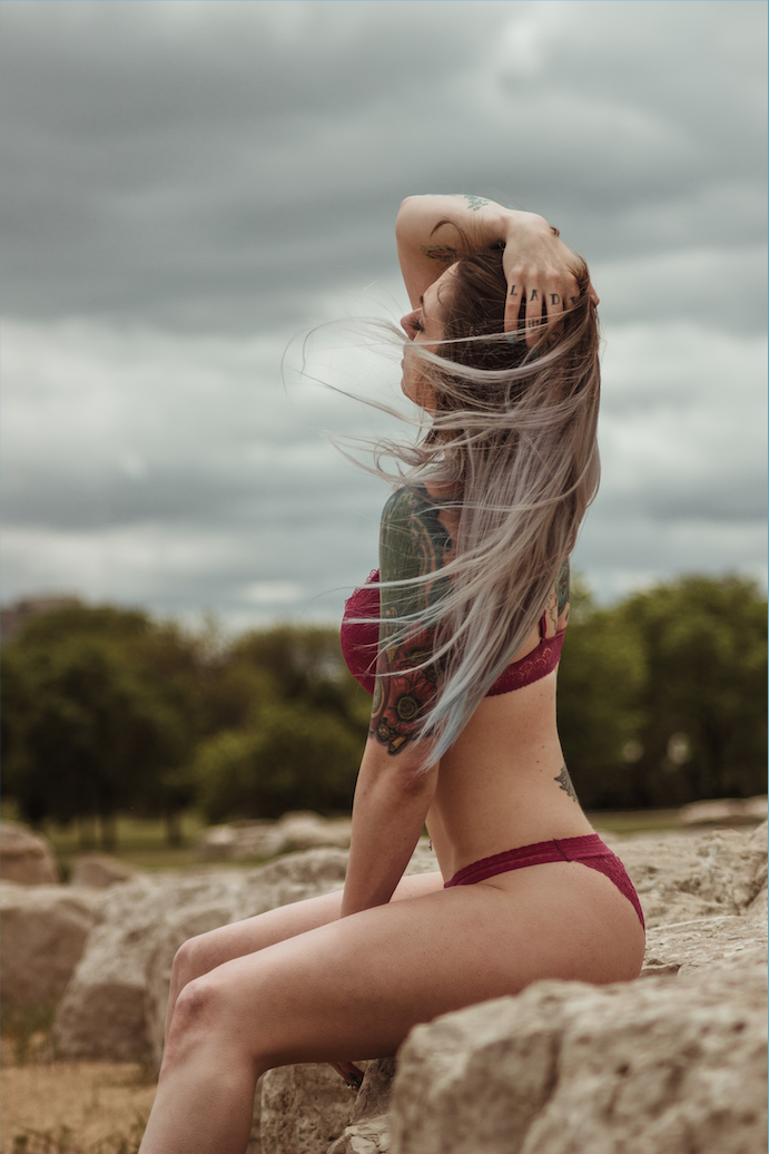 Female model photo shoot of Kearstin in Oakwood Beach, Chicago, IL