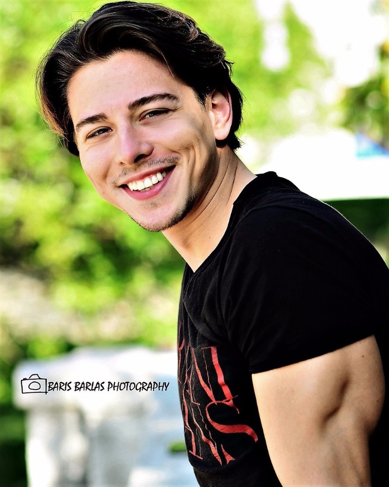 Male model photo shoot of Mustafa Durukan