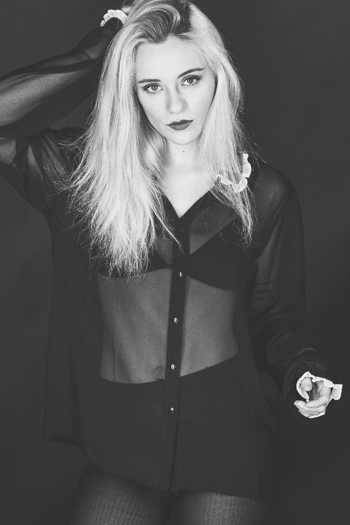 Female model photo shoot of Sarah Spencer
