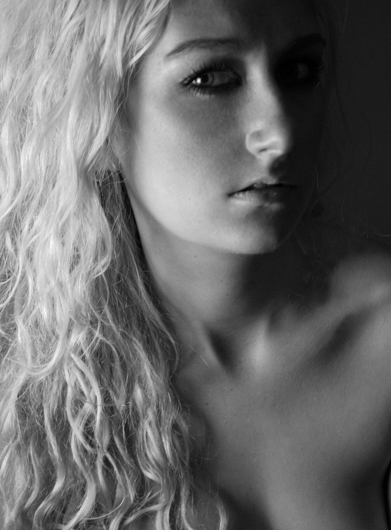 Female model photo shoot of Kimberley Larmouth