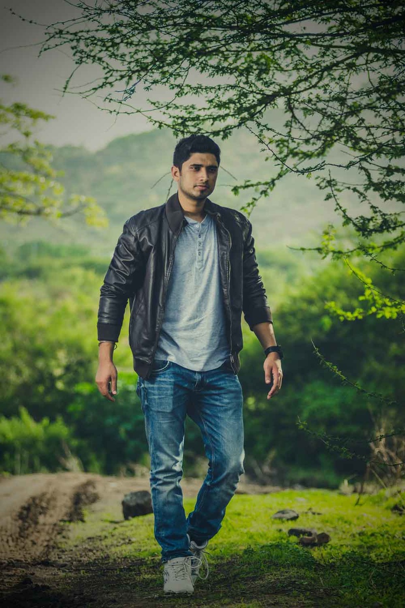 Male model photo shoot of Vivek Yadav