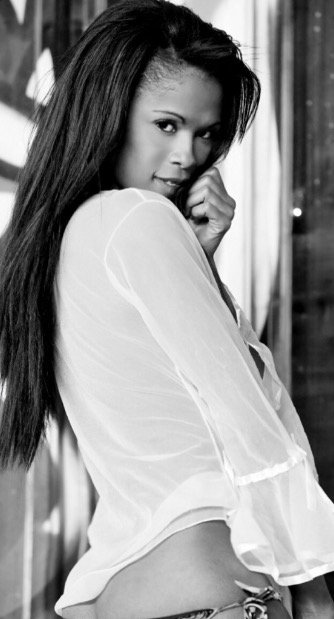 Female model photo shoot of Kyra Symone