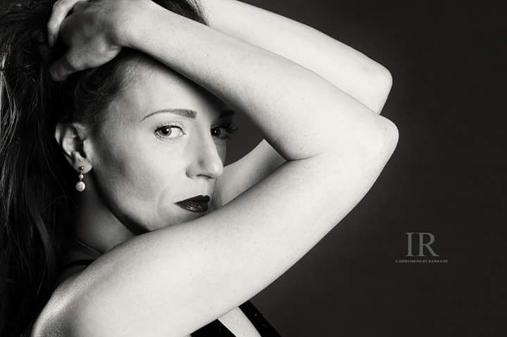 Female model photo shoot of Indigo Heather