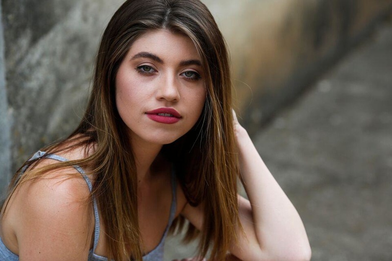 Female model photo shoot of Chloe Logan