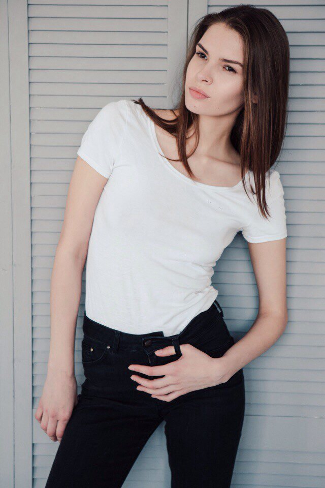 Female model photo shoot of Klunya