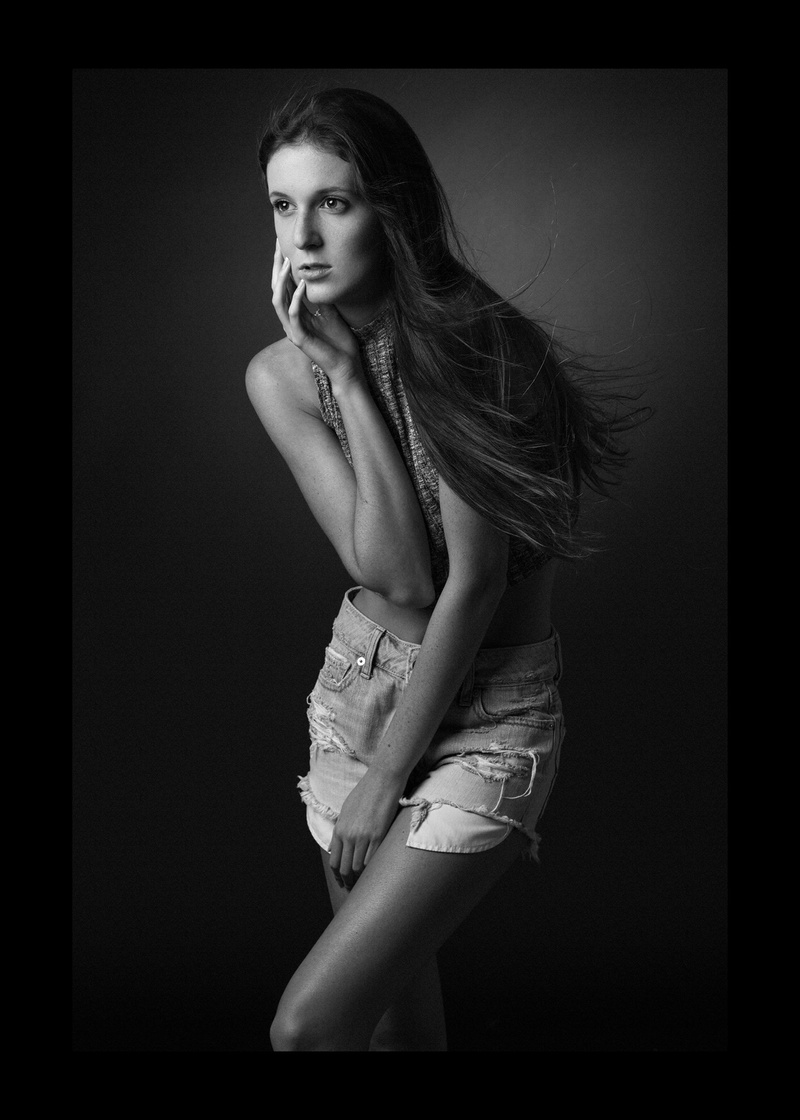 Female model photo shoot of Jessica Pfeiffer