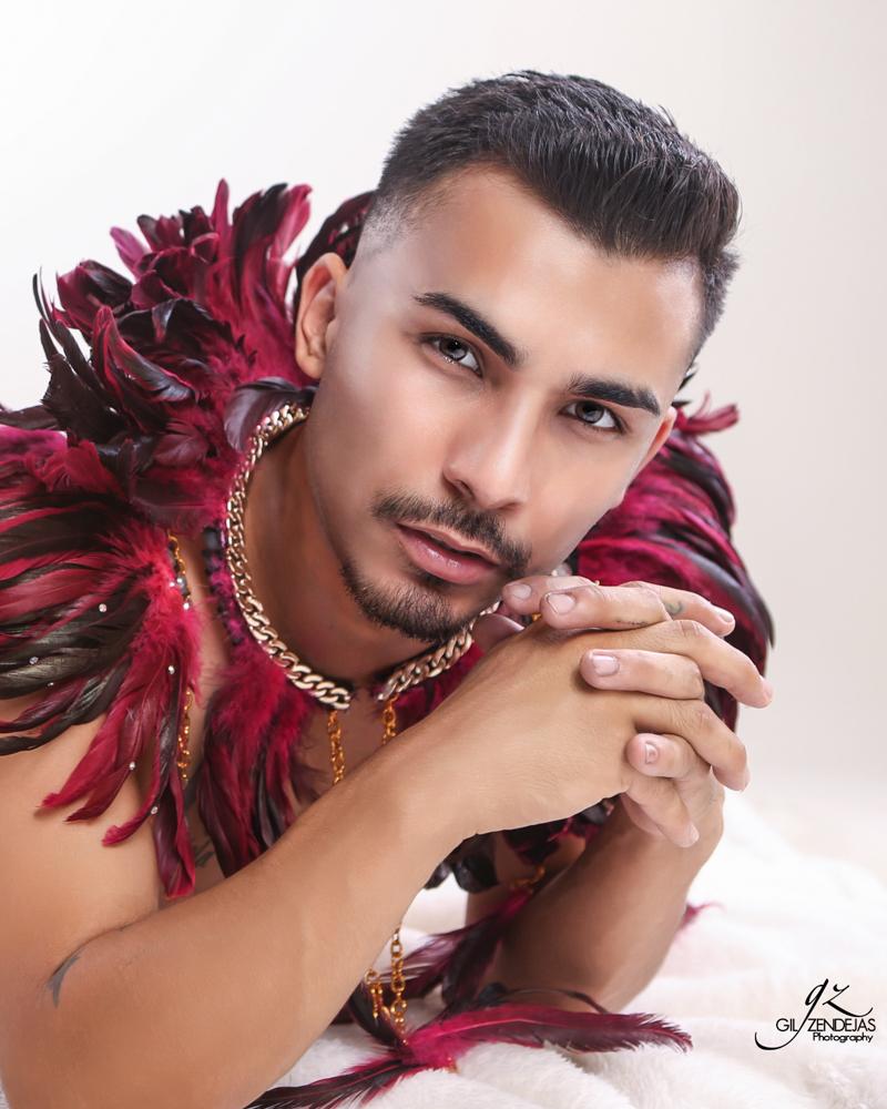 Male model photo shoot of AurtyDee25