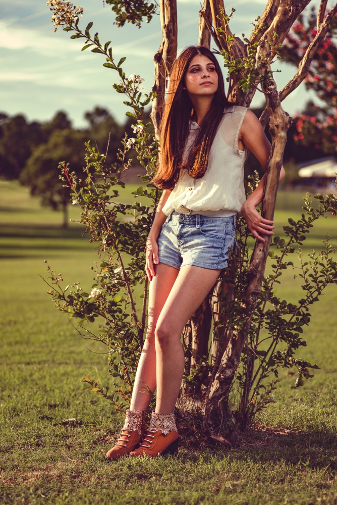 Female model photo shoot of Victoria Kramer in Chisholm Park