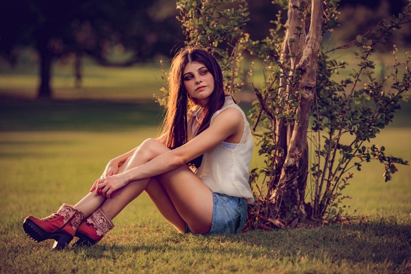 Female model photo shoot of Victoria Kramer in Chisholm Park