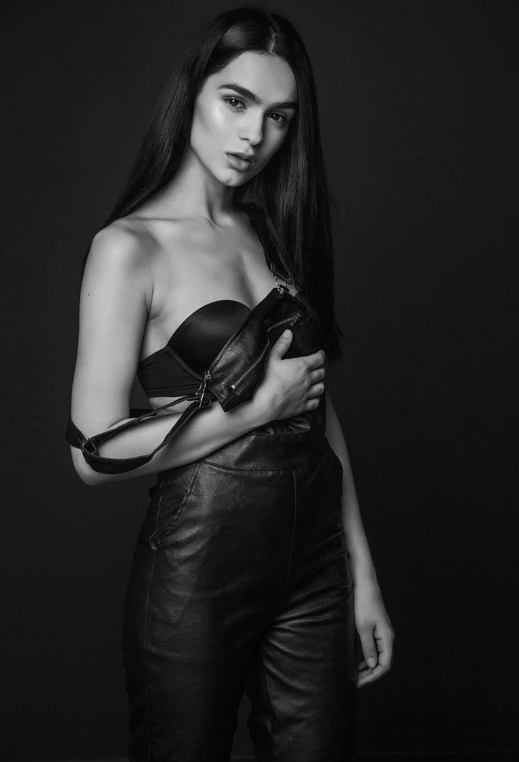Female model photo shoot of Valbona Bakiu