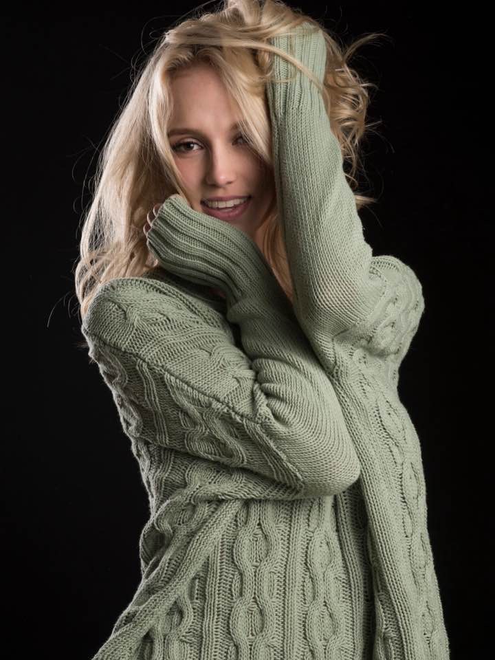 Female model photo shoot of SierraD